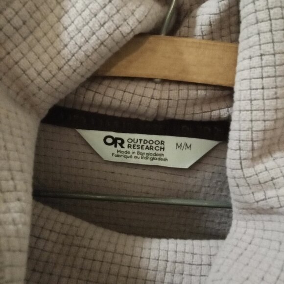 Outdoor Research Sz M light purple patterned fleece - Picture 2 of 5